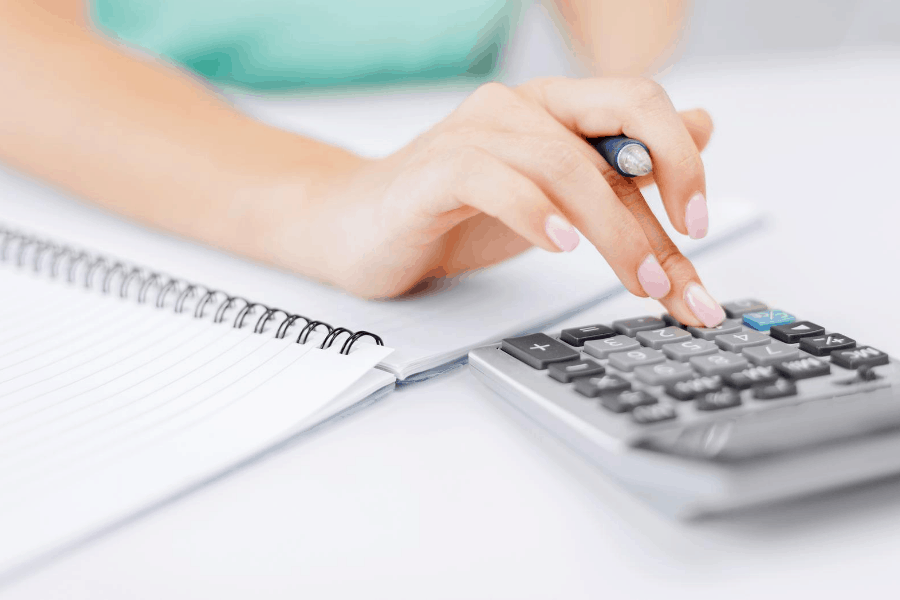 woman doing bookkeeping