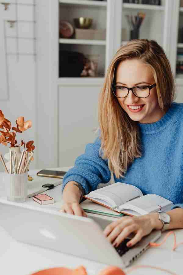 woman working as a pinterest manager